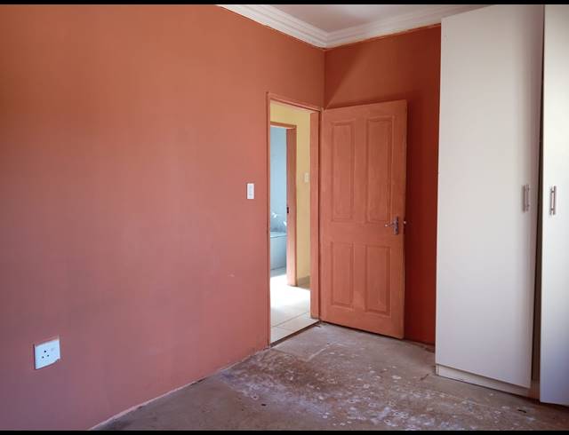 2 BEDROOM FREEHOLD FOR SALE IN VOSLOORUS